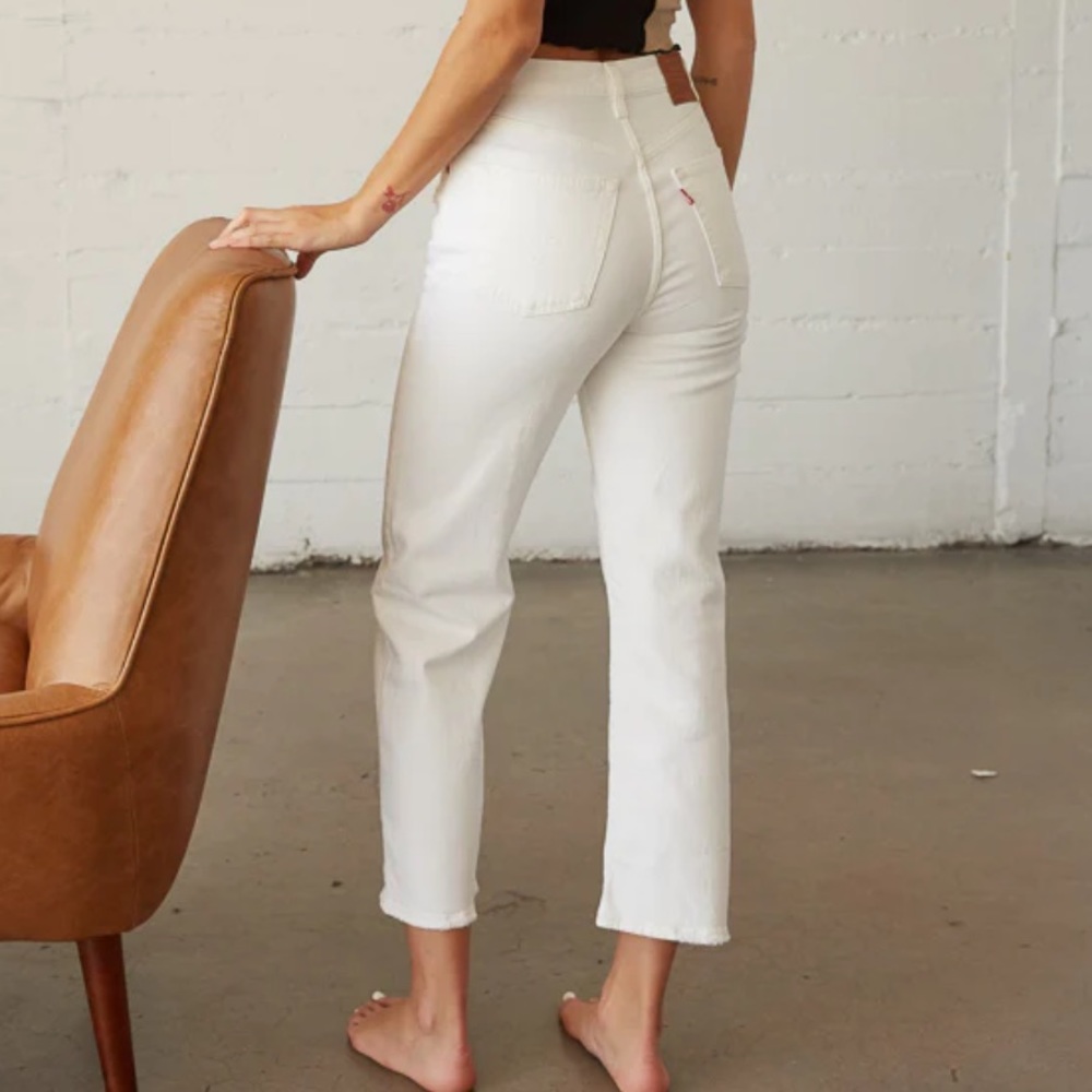 Levi’s White Ribcage Straight Jean